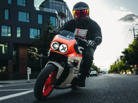 一款有趣的复古咖啡赛车