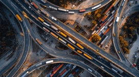 城市立交桥车流航拍 - 现代交通网络视觉素材