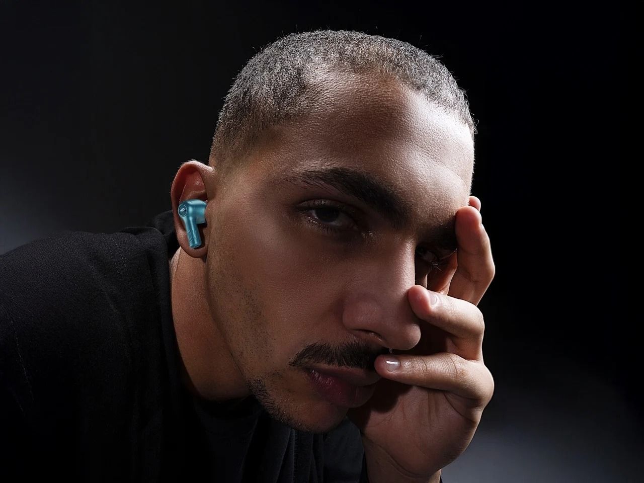 青釉律动 - HMD 真无线降噪耳机视觉大片图片