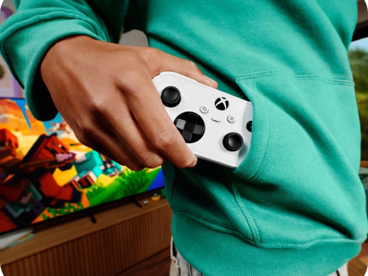 Nano-一个可以放在连帽衫口袋里的纳米Xbox控制器---酷图编号5
