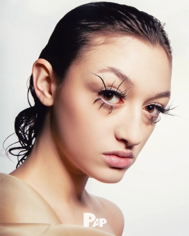 PAP MAGAZINE-杂志人像-夸张眼妆与装饰造型的美妆摄影