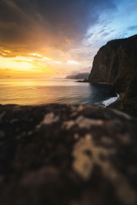 崖海鎏光 - 马德拉岛的大西洋落日