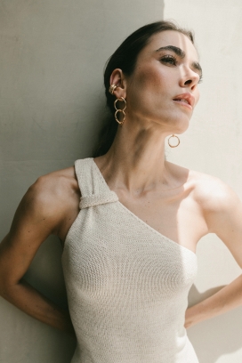 ZELMA-极简针织美学 - 现代轻奢时装摄影素材