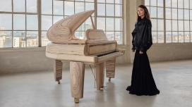 Kelly Wearstler的第一架钢琴-具有“感性和意想不到”的曲线