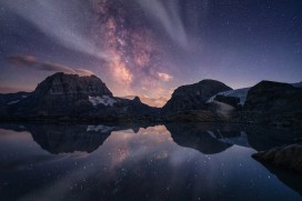 高山湖泊镜面银河夜景 雪山星空极致风光摄影大片