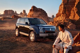 G9 · Xinjiang Shoot __ 享界 G9 硬派 SUV 荒漠越野汽车宣传组图
