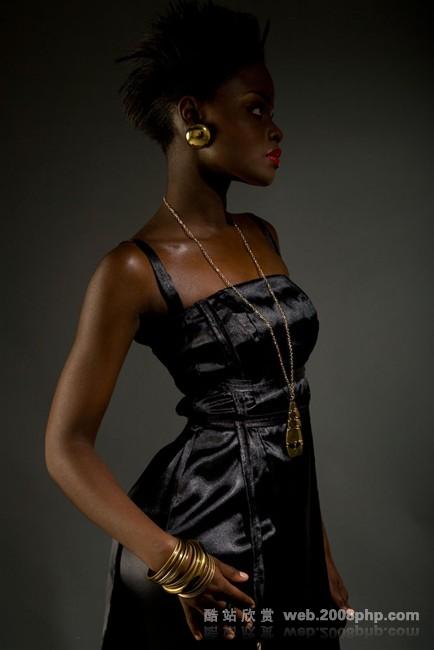 来一组非洲黑人女性时装摄影展示---酷图编号17