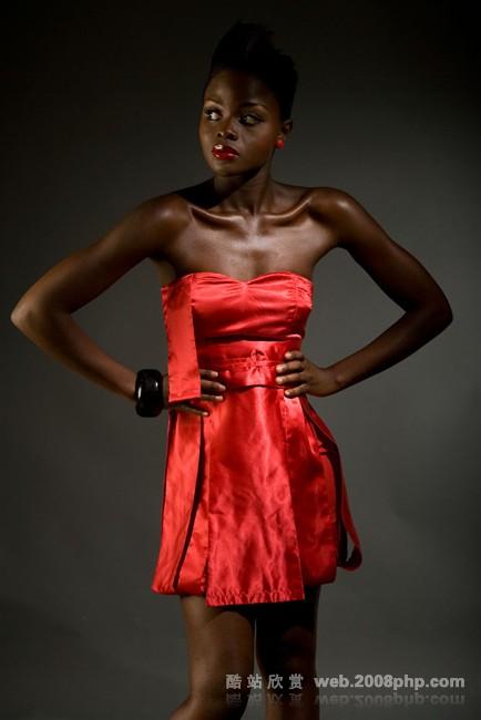 来一组非洲黑人女性时装摄影展示---酷图编号16