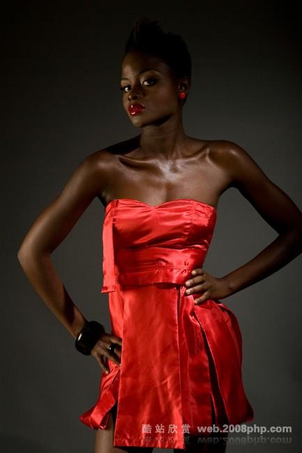 来一组非洲黑人女性时装摄影展示---酷图编号15