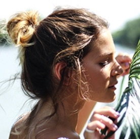 点击查看Bárbara Sampaio艺术家的简介与全部作品