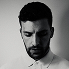 点击查看Roberto Mosquera艺术家的简介与全部作品