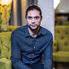 点击查看Tamás Túri艺术家的简介与全部作品