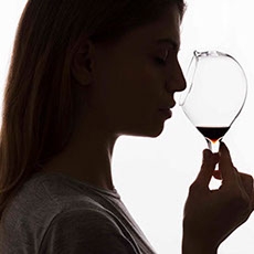 点击查看Astrid Luglio艺术家的简介与全部作品