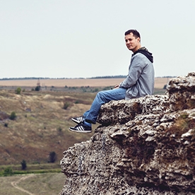 点击查看Roman Lavrov艺术家的简介与全部作品