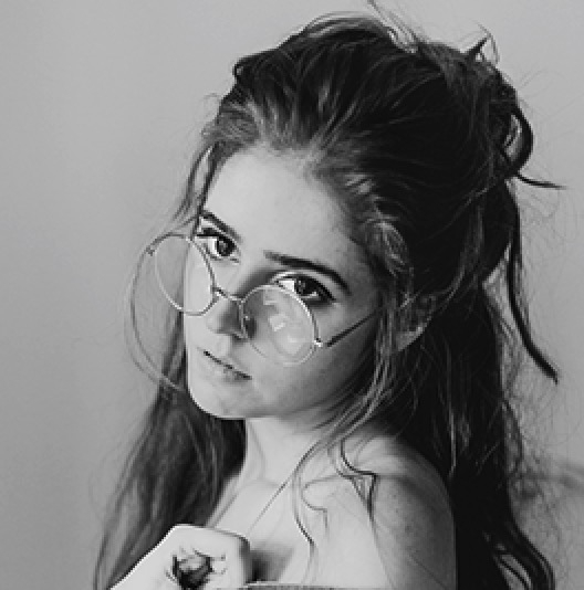 点击查看Julia Jakubiak艺术家的简介与全部作品