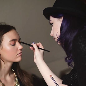 点击查看Alex Merk艺术家的简介与全部作品