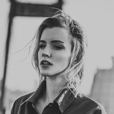 点击查看Julia Vasilkovskaya艺术家的简介与全部作品