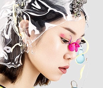 点击查看La Coma Studio艺术家的简介与全部作品