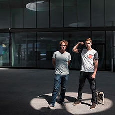 点击查看PETER UND PETER艺术家的简介与全部作品