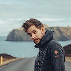 点击查看Frank Nieuwenhuis艺术家的简介与全部作品