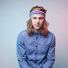 点击查看Adam Asztalos艺术家的简介与全部作品