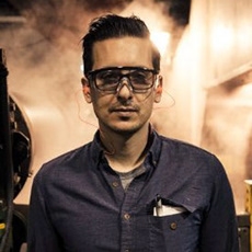 点击查看Caleb Kozlowski艺术家的简介与全部作品