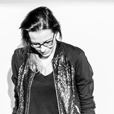 点击查看Interno Iza Gajewska艺术家的简介与全部作品