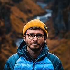 点击查看Gabor Nagy艺术家的简介与全部作品