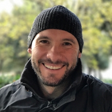 点击查看Luca Serafini艺术家的简介与全部作品