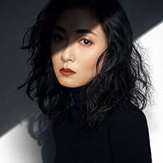 点击查看KELLY CHEUK艺术家的简介与全部作品