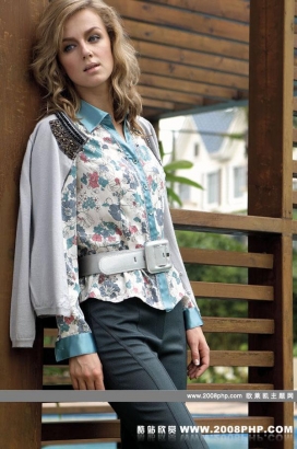 欧美美女代言某国内时装展示