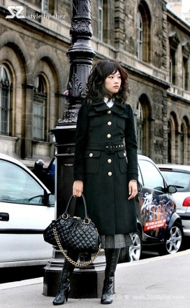 08韩国KOKO加厚时尚军装帅气大衣 黑色 配大衣腰带 实物图