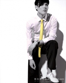 08时装大片男模傅正刚搭配时尚腕表