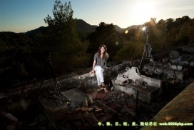 欧美09居家丰满女孩户外生活摄影